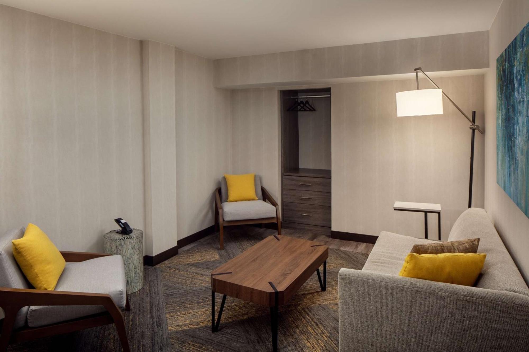The Bethesdan Hotel, Tapestry Collection By Hilton Hotel